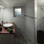 Sub Rosa Two-bedroom Apartamento