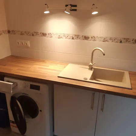 Sub Rosa Two-bedroom بالاتونفينيفيس